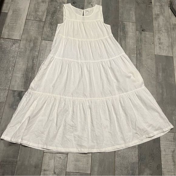 Chelsea & Violet Dresses & Skirts - Chelsea & Violet White Maxi Dress